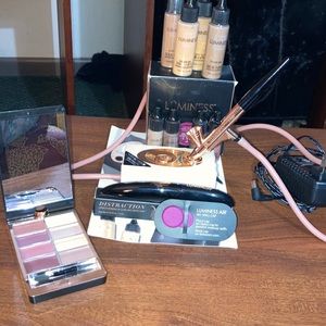 The Luminess AirBrush.